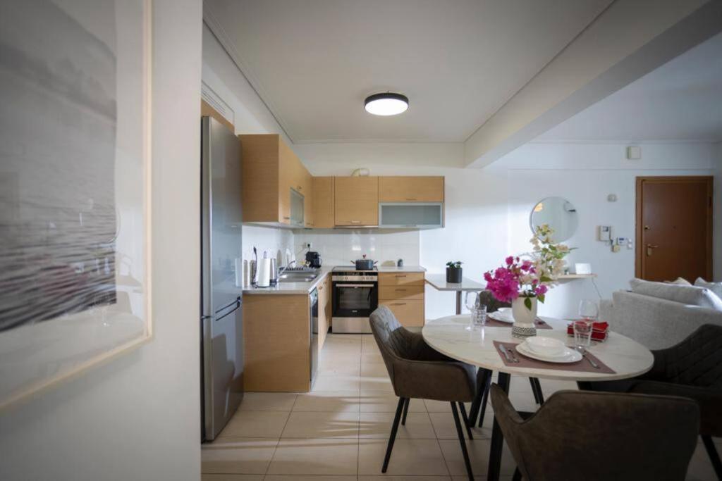 Pame Rentals - Cozy Glyfada Stay With Free Parking Афины Экстерьер фото