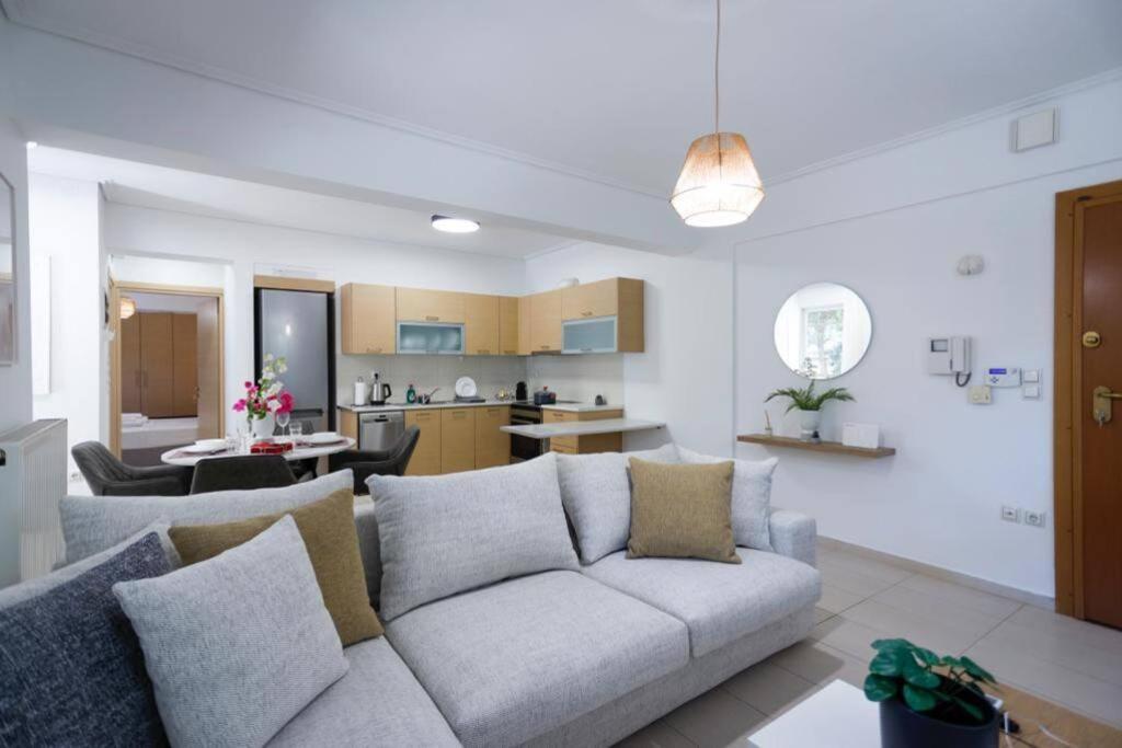 Pame Rentals - Cozy Glyfada Stay With Free Parking Афины Экстерьер фото